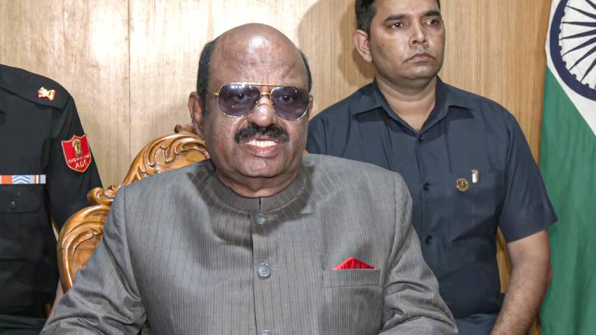 പിജി ഡോക്ടരുടെ കൊലപാതകം; മമതാ സർക്കാരിനോട് അടിയന്തര റിപ്പോർട്ട് തേടി ​ഗവർണർ