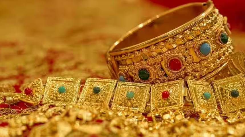 സ്വർണവിലയിൽ നേരിയ ഇടിവ്; 72,000ല്‍ താഴെ എത്തി