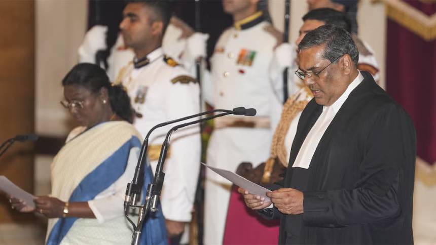 സുപ്രീംകോടതിയുടെ 51-ാം ചീഫ് ജസ്റ്റിസ്; ജസ്റ്റിസ് സഞ്ജീവ് ഖന്ന സത്യപ്രതിജ്ഞ ചെയ്ത് അധികാരമേറ്റു