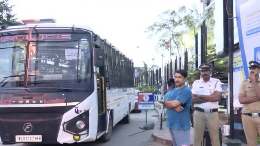 കേന്ദ്രസർക്കാരിന്റെ തൊഴിലാളിവിരുദ്ധ നയങ്ങൾക്കെതിരെ പ്രതിഷേധം; ദേശീയ പണിമുടക്ക് ആരംഭിച്ചു
